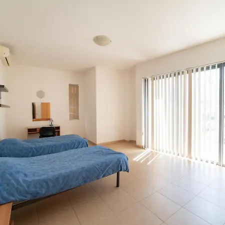 Two Bedroom In The Heart Of St Julians *